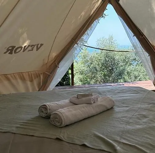 Luxury tent Habitat Eco Farm